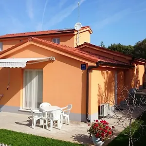 apartments-blanka-marina.pula-hotels.org/