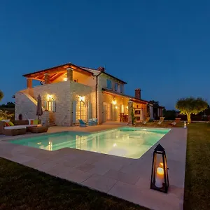  Villa Rajski Dvori