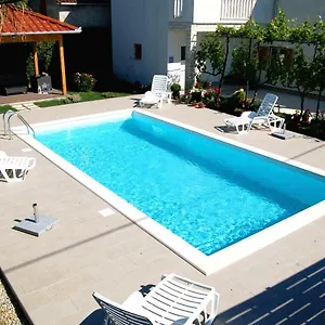 filipovic-apartments.hotelinzadar.com/